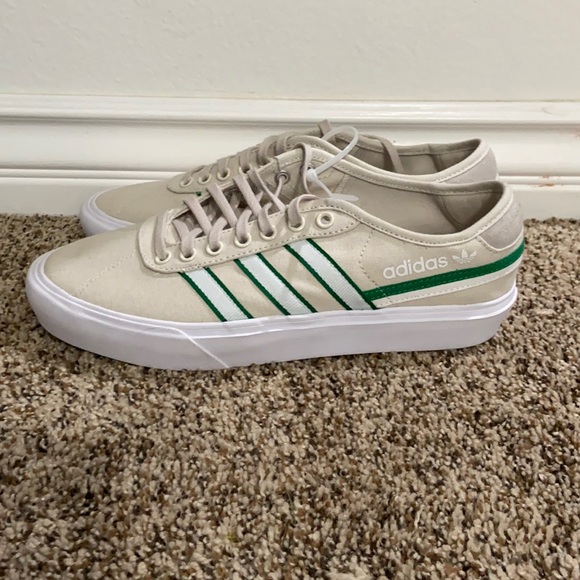 NWOT Adidas Men’s 9.5 Casual Canvas Deck Shoe - Picture 1 of 7